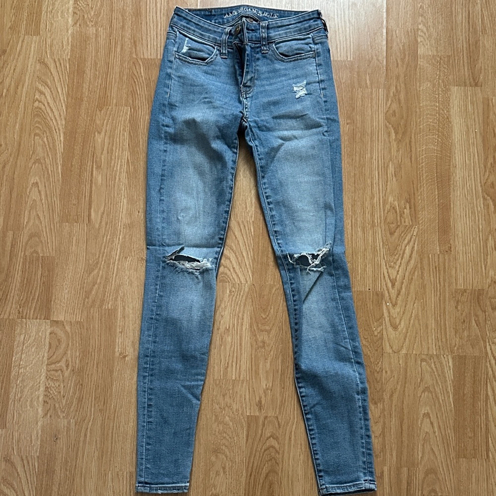 American Eagle Outfitters Light Blue Distressed Skinny Jeans